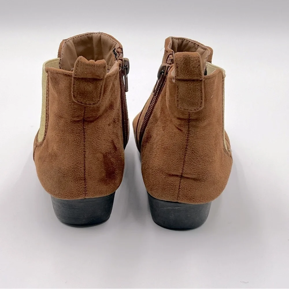 Extremely Me Light Brown Faux Sued Chelsey Boots w/ Side Zip Girls Size 2